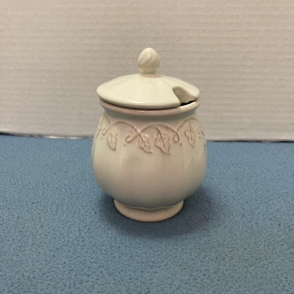Longaberger Cream Vintage Vine (Embossed Leaf Pattern) Lidded Sugar Bowl